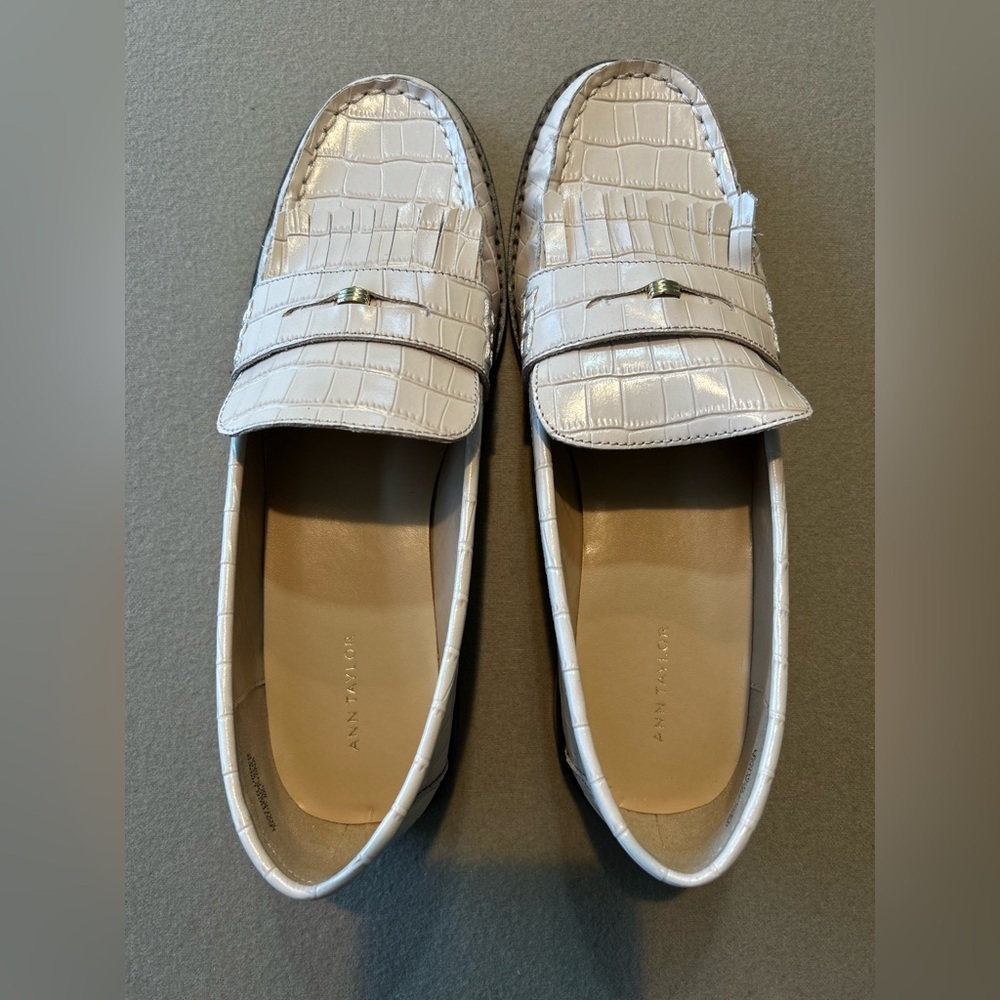 NWOT Ann Taylor Cream, Leather Upper Loafers, never worn.​